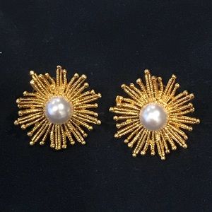 Oscar de la Renta Pearl Sun Star Button Earrings